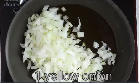 Suate the onion in olive oil.