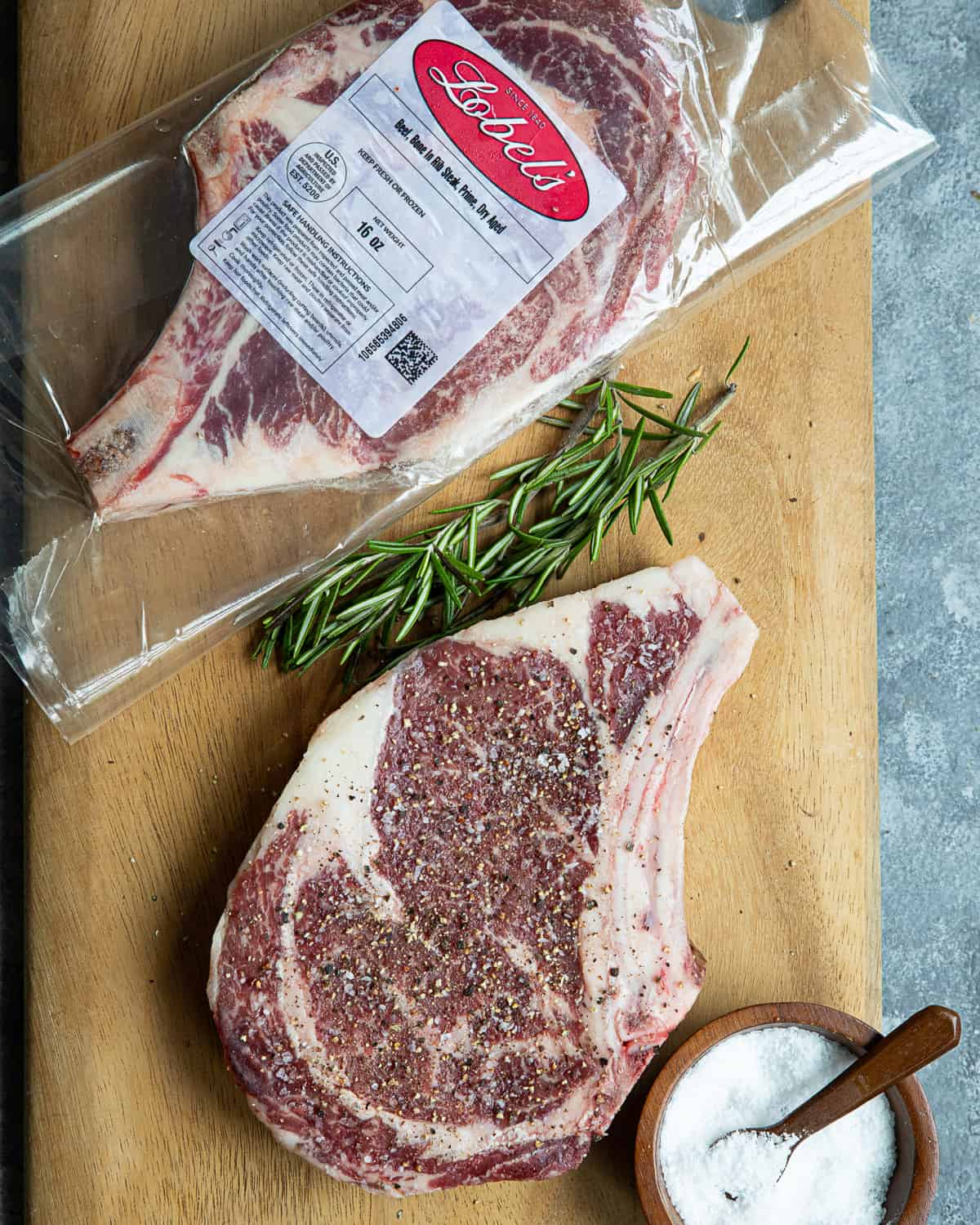 Pat dry the steak and season with salt and pepper on both sides. 