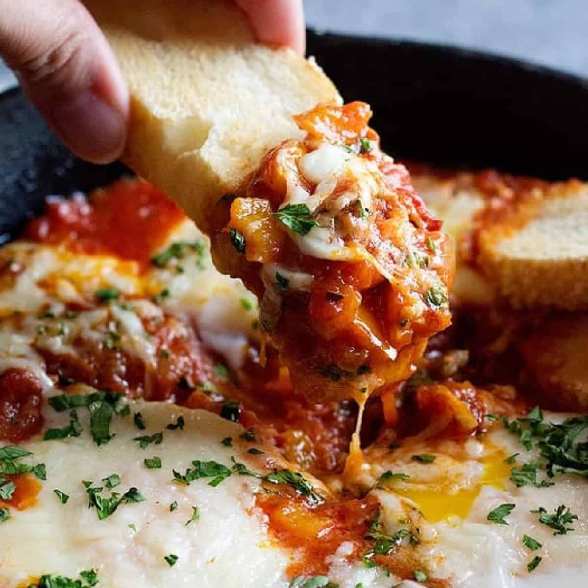 Italian baked eggs are great for the weekends. This breakfast egg recipe is delicious and is cooked in the most amazing tomato sauce.
