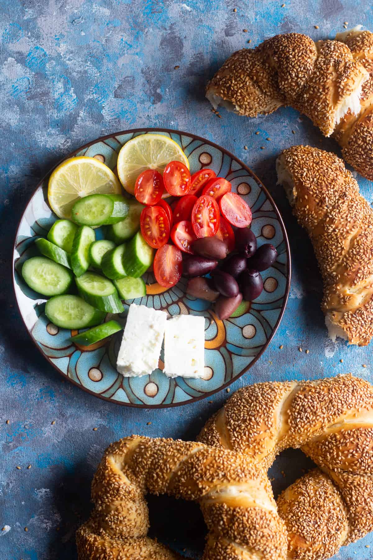 We also love having it with jam or chocolate spreads, needless to say that tahini and molasses is another favorite spread that compliments this Turkish bread very nicely. 