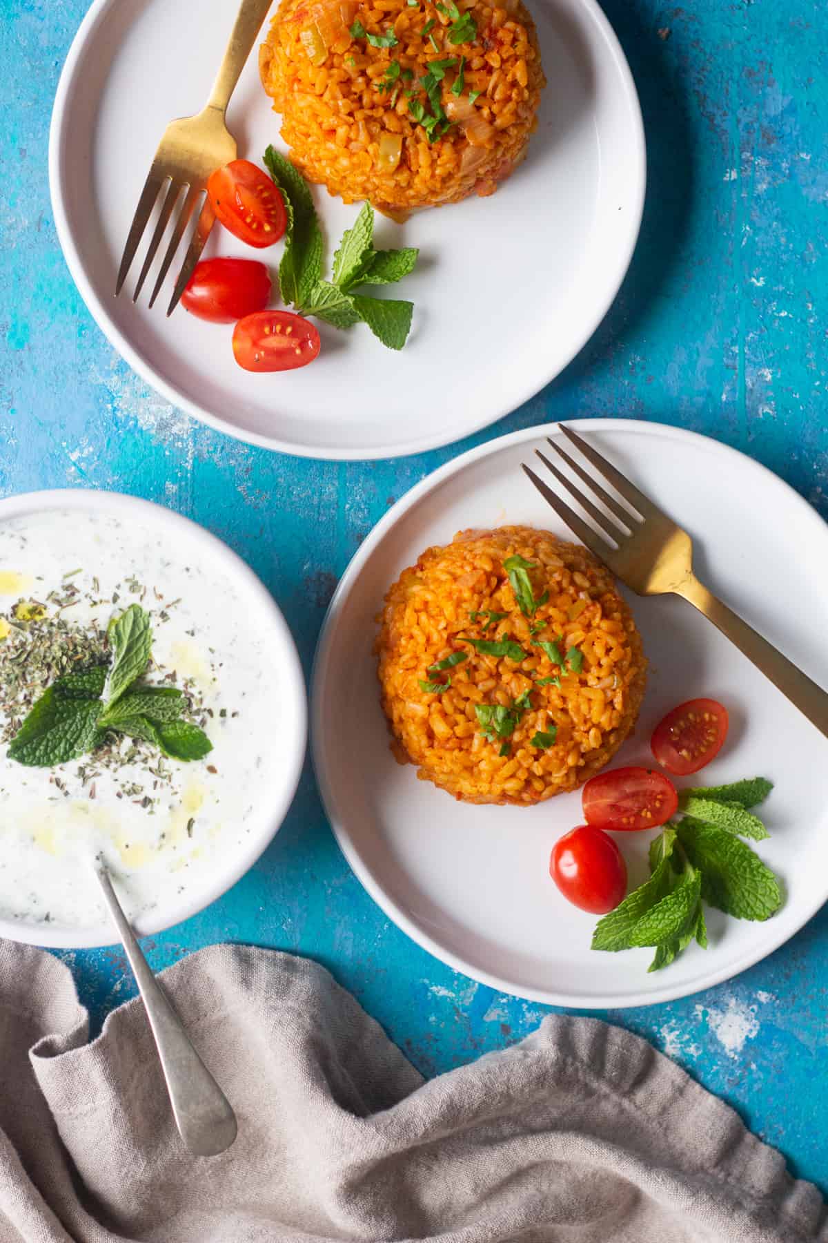 Turkish style bulgur pilaf is a classic hearty and healthy side dish dish that is very easy to make. It's a great alternative to rice and can be served with many dishes. 