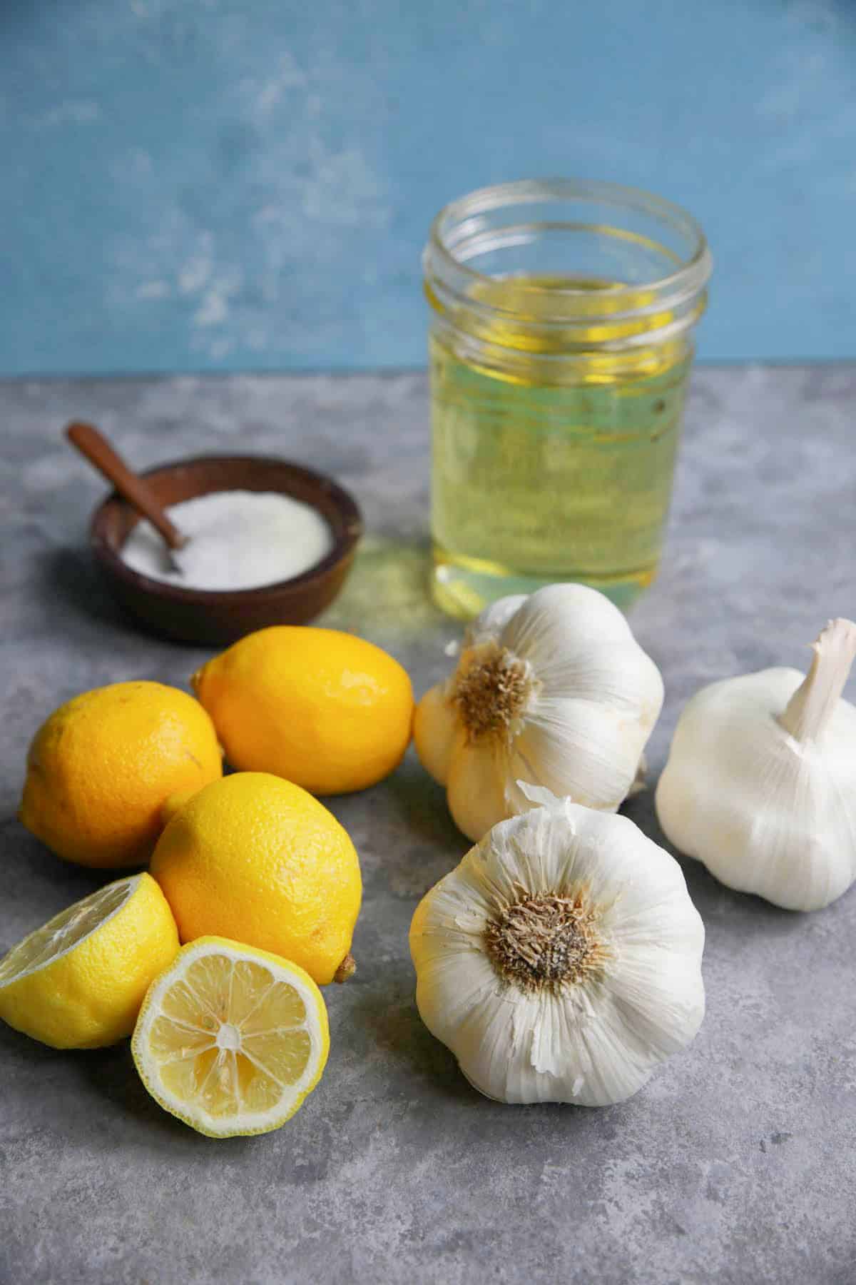 Ingredients to make vegan garlic sauce 