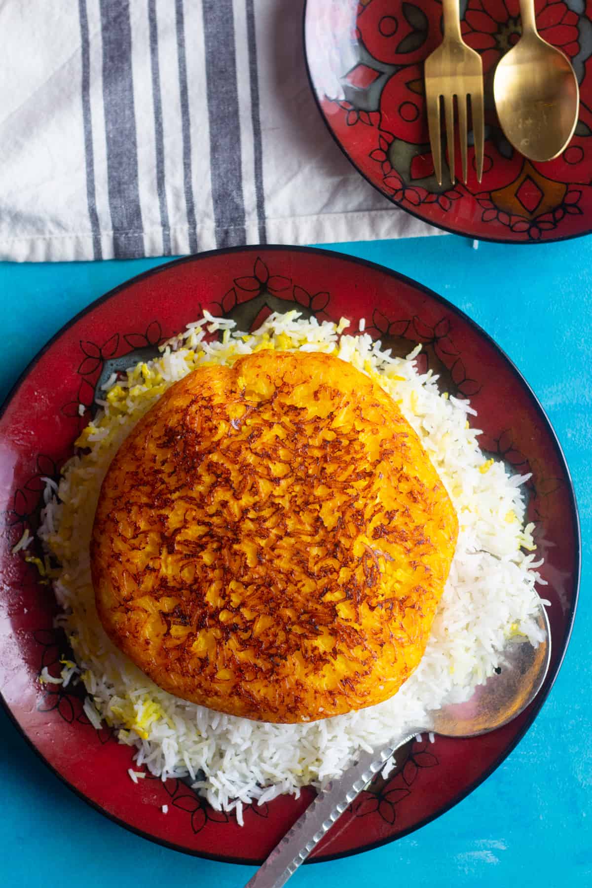 Learn how to make the best saffron rice. This is an easy rice recipe with delicious tahdig that you can make at home. 
