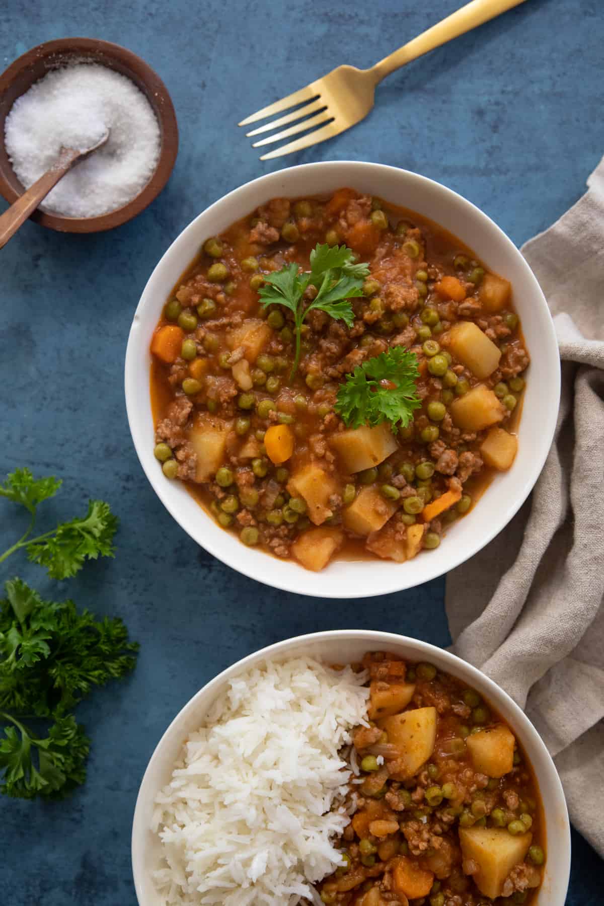 This Turkish style ground beef stew is hearty and perfect for a weeknight dinner. Packed with vegetables and spices, this stew can be served on its own or with some rice.
