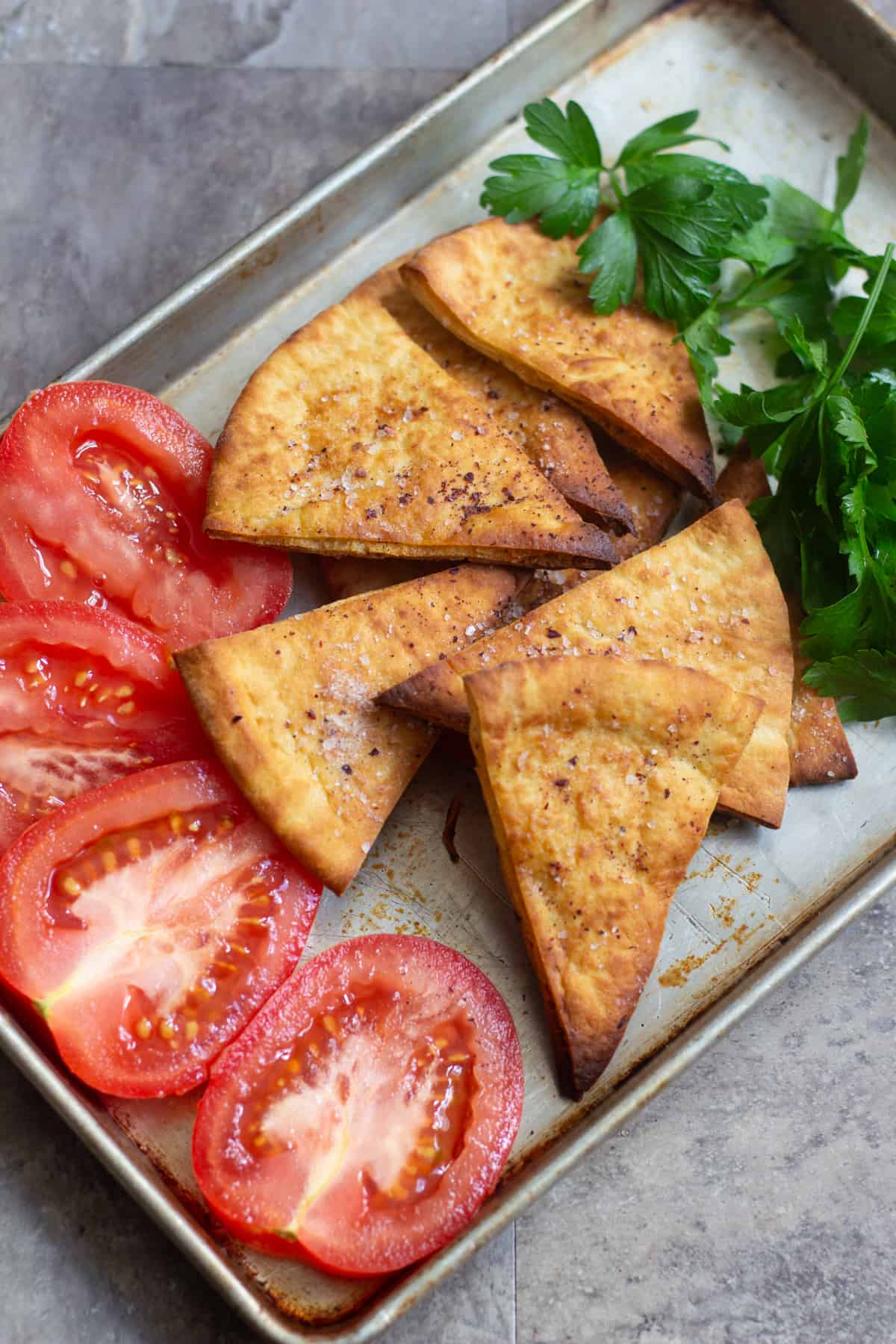 Make crispy and delicious pita chips at your home with just a few ingredients in less than twenty minutes. 