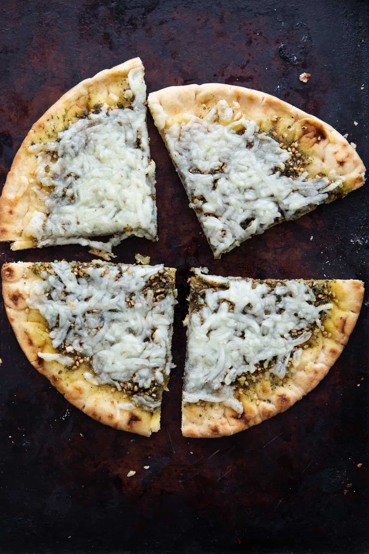 flatbread pizza with zaatar