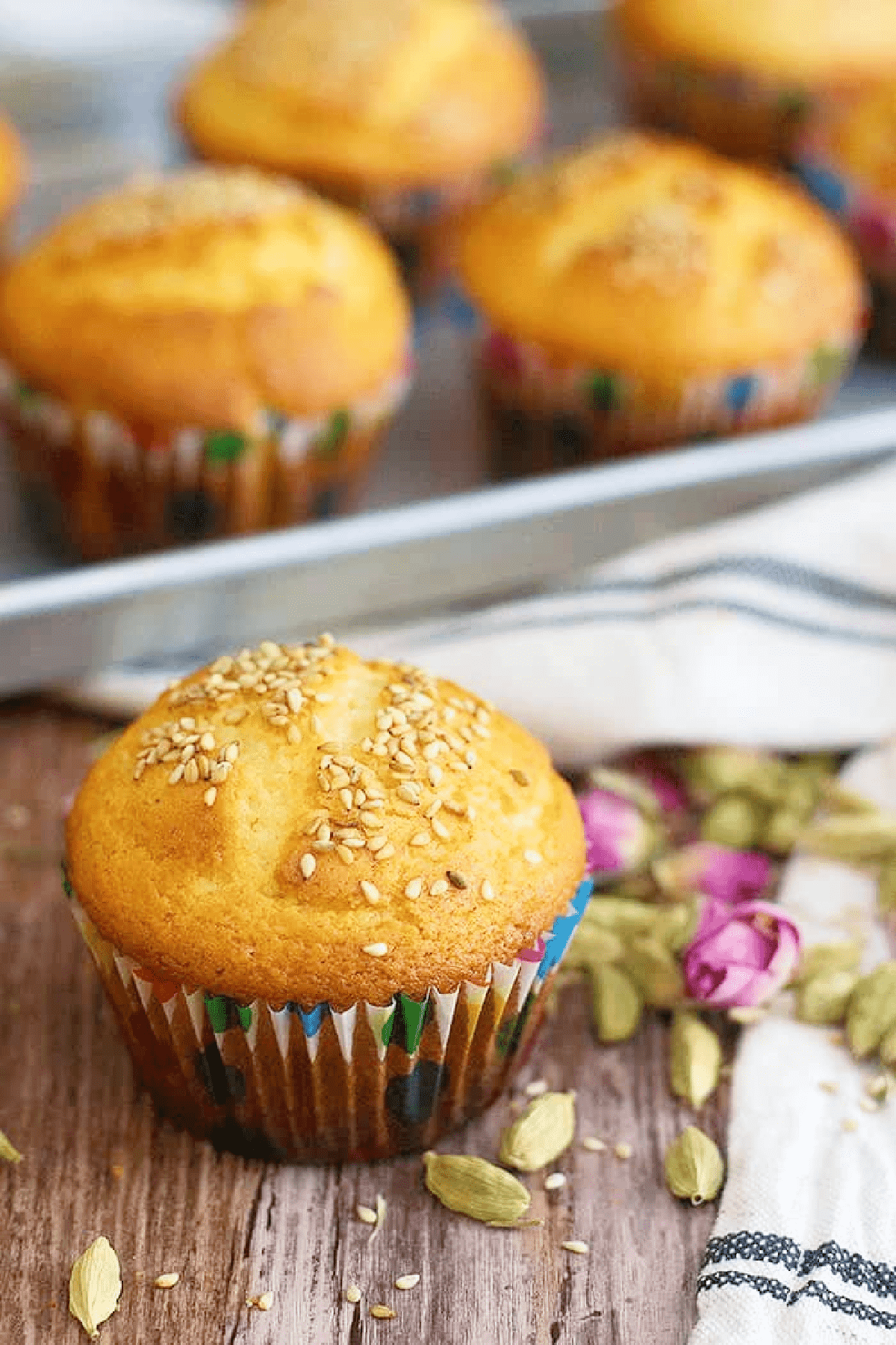 Persian Cardamom Muffins – Cake Yazdi is a traditional Iranian/Persian recipe for delicious muffins that are filled with Persian flavors. The combination of rose water and cardamom is always great.
