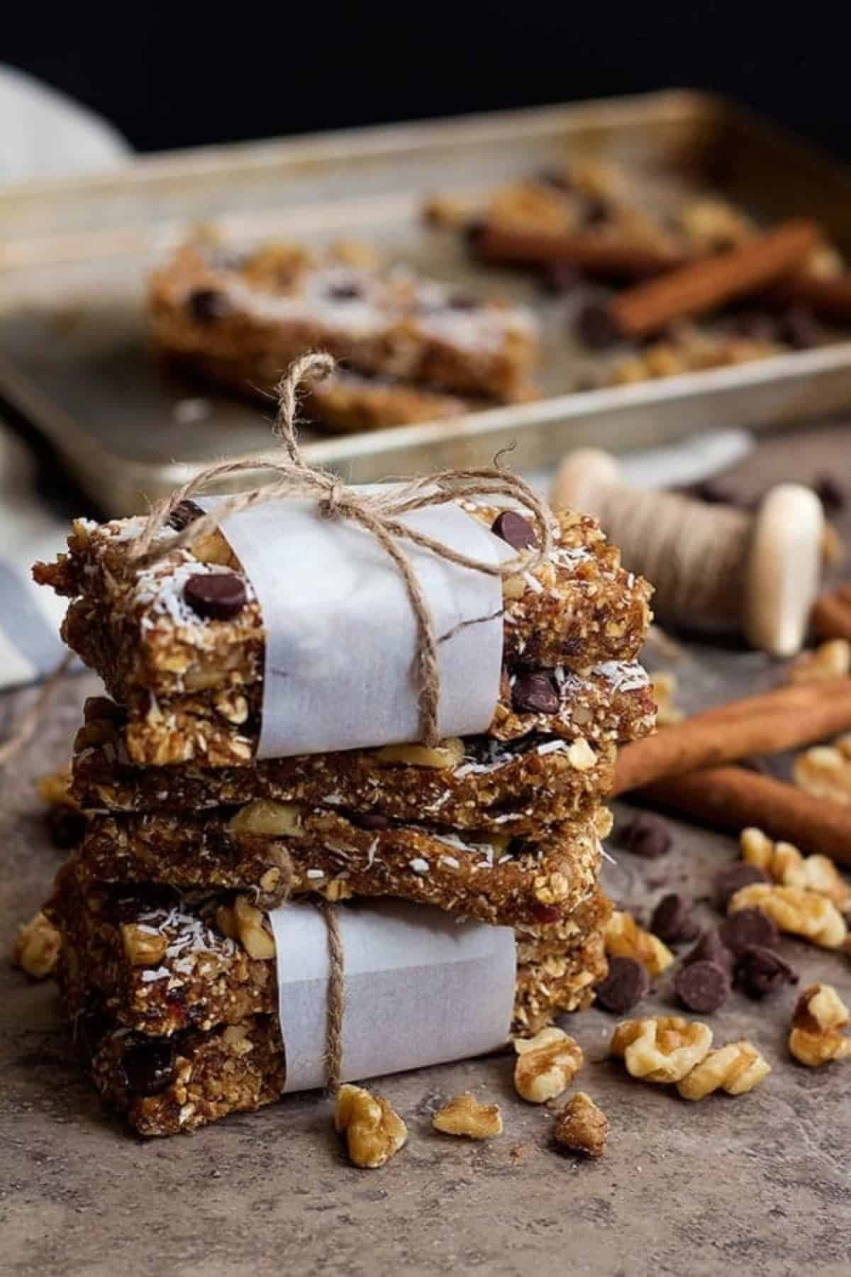 This Chewy Granola Bars Recipe is so easy and simple to make. It has a handful of ingredients, naturally sweetened with dates and has a crunchy texture thanks to walnuts. 
