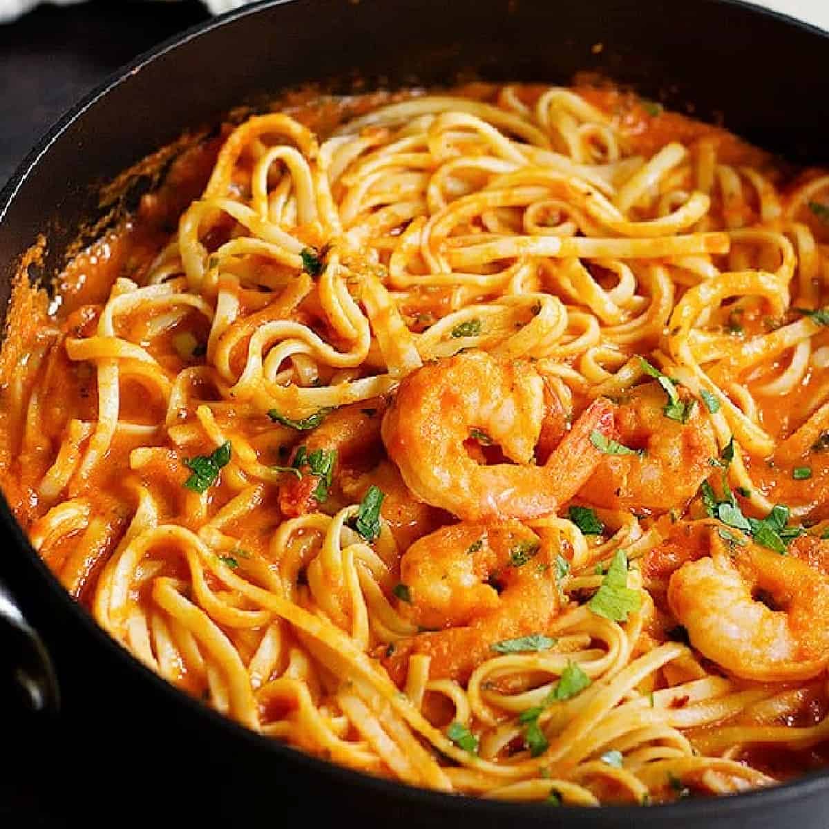 This Easy Spicy Shrimp Marinara Linguine will be on your table in less than 45 minutes and it tastes amazing! With the right amount of spiciness, this pasta will become everyone’s favorite! 
