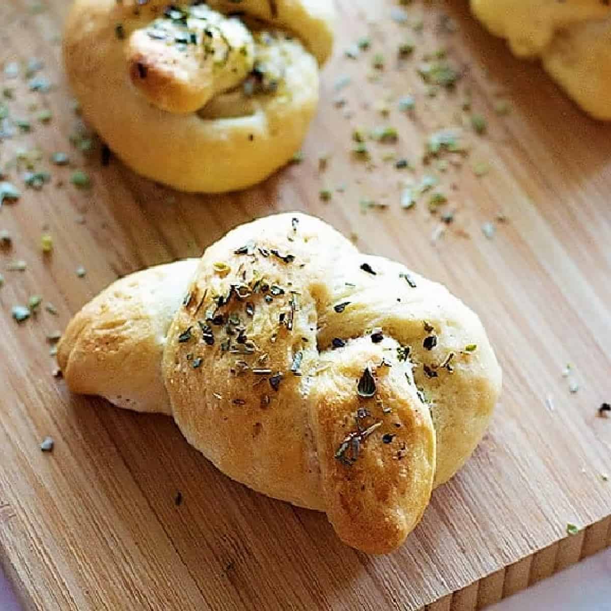 These Easy Fluffy Garlic Knots pair well with any dish and are super easy to make. The ingredients are simple and the steps are even simpler!
