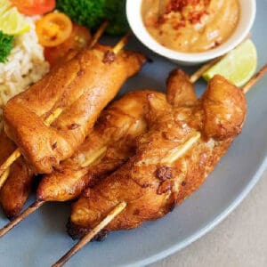 chicken skewers with peanut sauce,