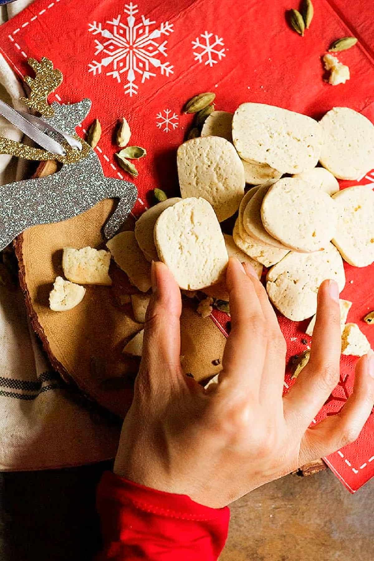 Cardamom cookies are perfect for any time of the year, these tender shortbread cookies with a hint of cardamom are so delicious!