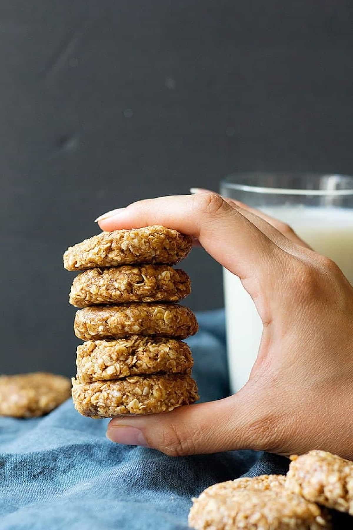 No bake peanut butter oatmeal cookies are the best snack ever! They're ready in 15 minutes and call for only 4 ingredients! 