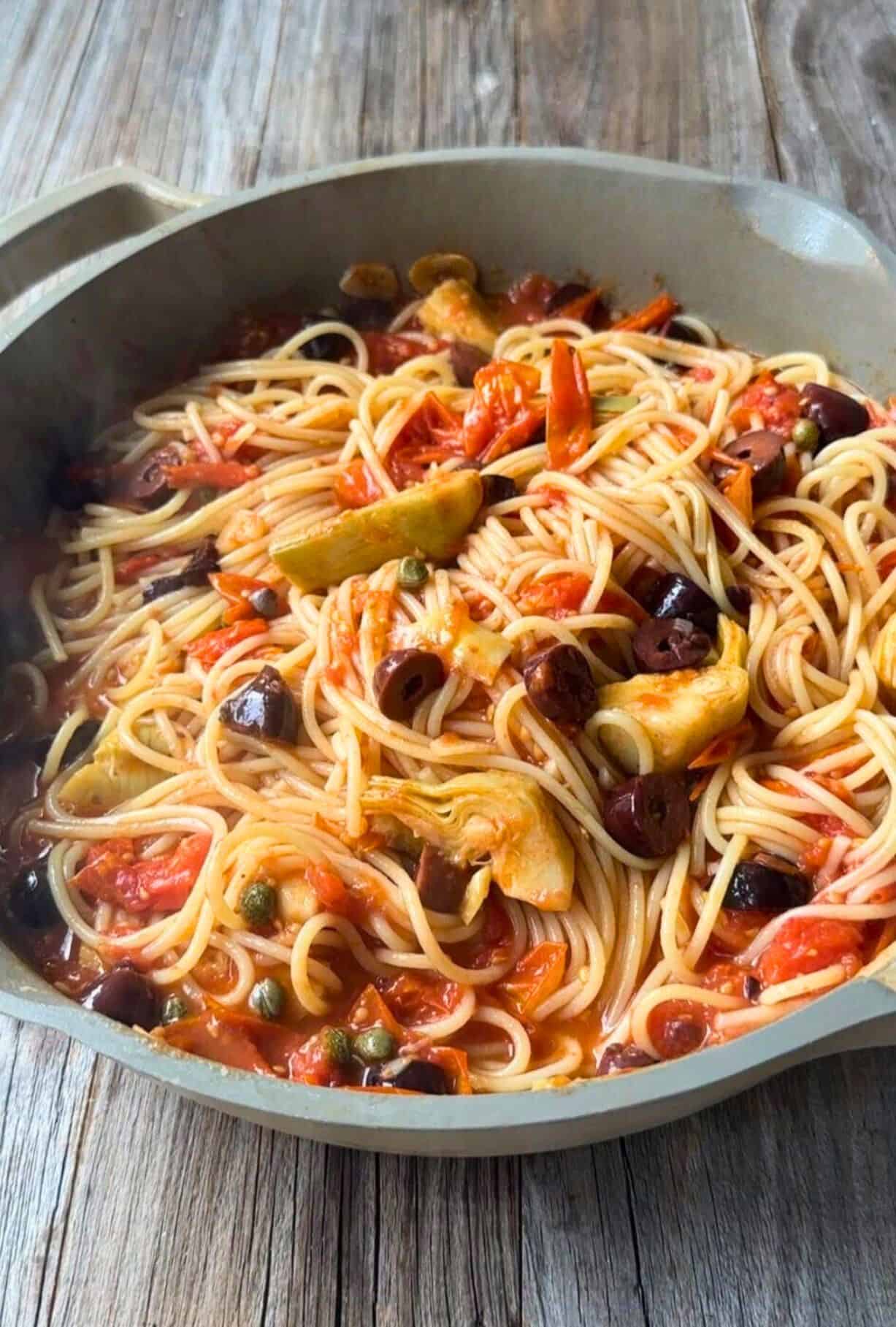 Mediterranean style pasta with artichoke. 