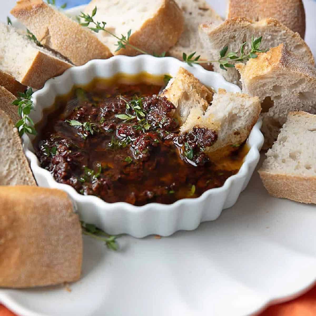 5-Minute Olive Oil Bread Dip