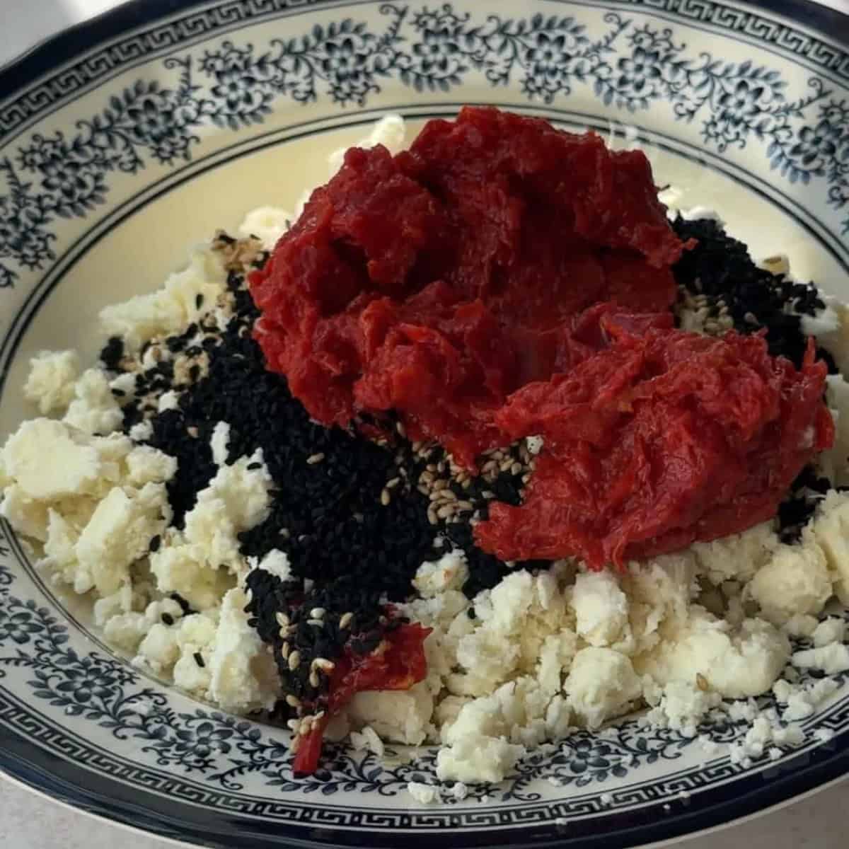 How to Make Biberli Ekmek combine topping ingredients for Hatay pepper bread