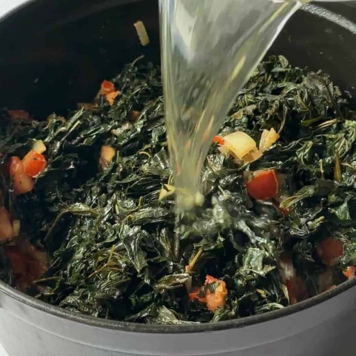 How to Make Molokhiya add broth
