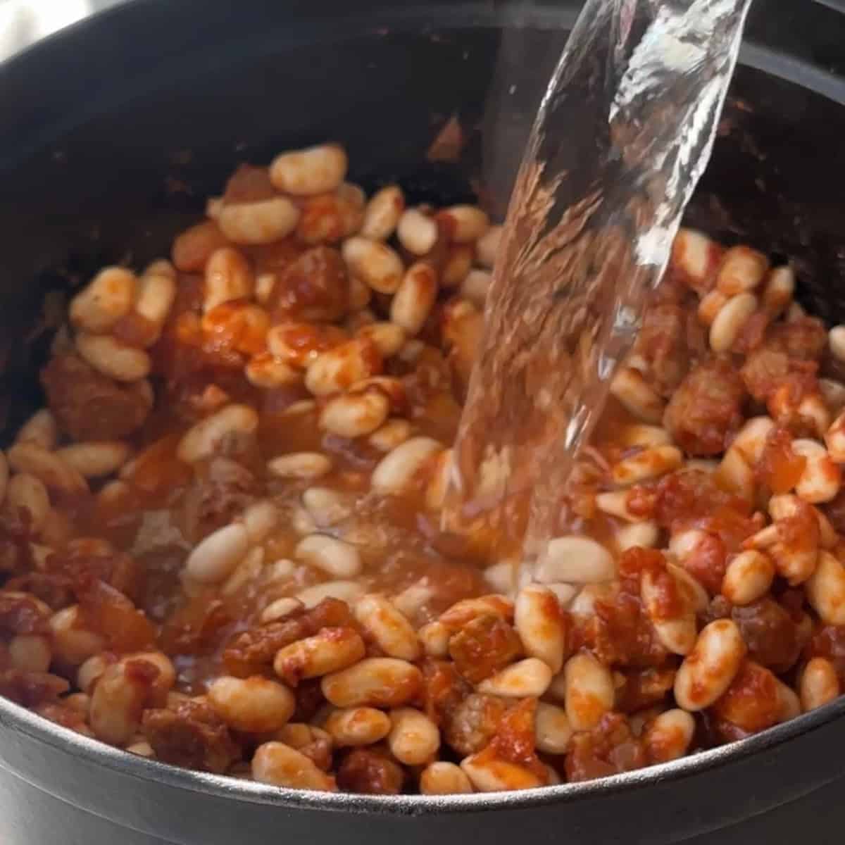How to Make Kuru Fasulye add water to white bean stew