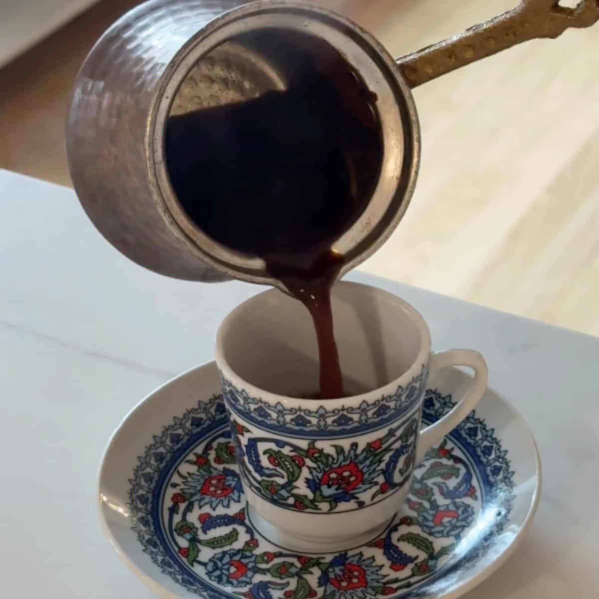 Pour into coffee cups.