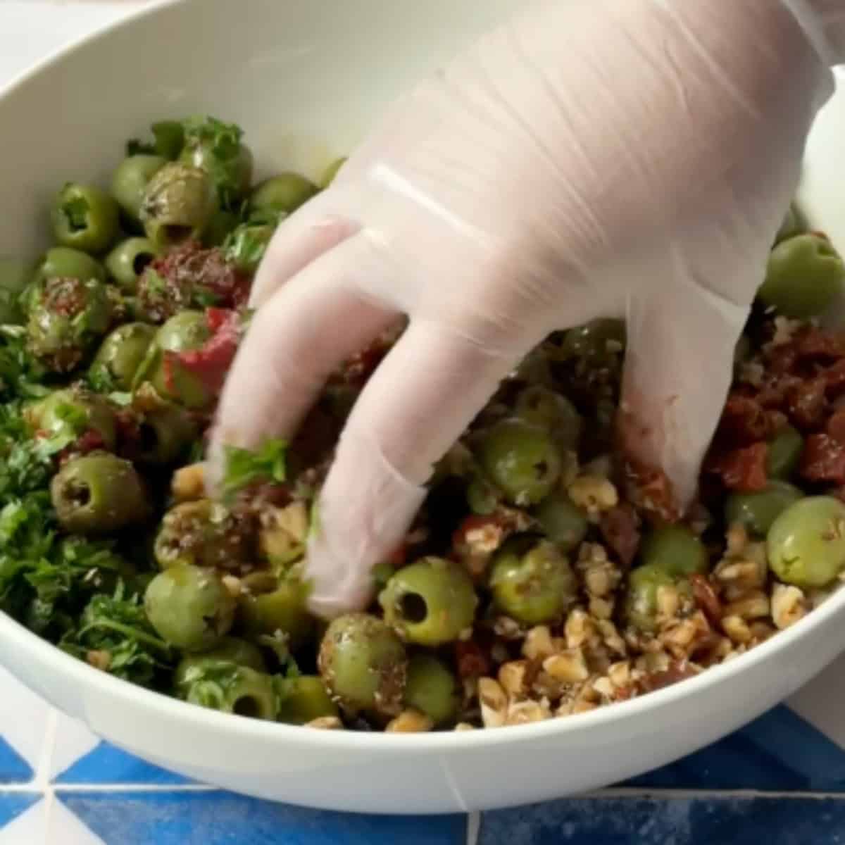 Mix with your hands so all is well combined.